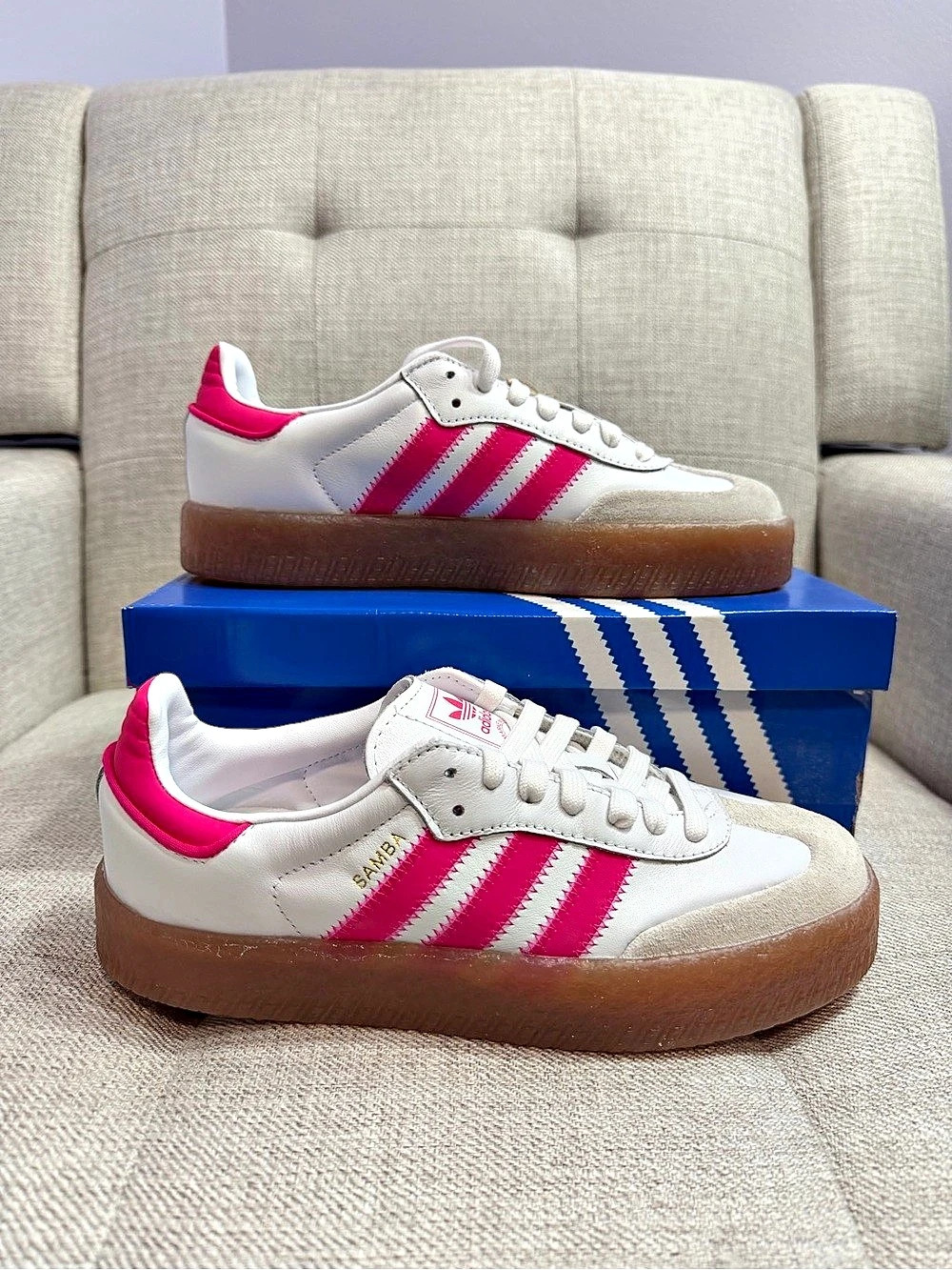adidas Originals Sambae J "Cloud White / Shock Pink" Sneakers - Size 5.5Y (Women